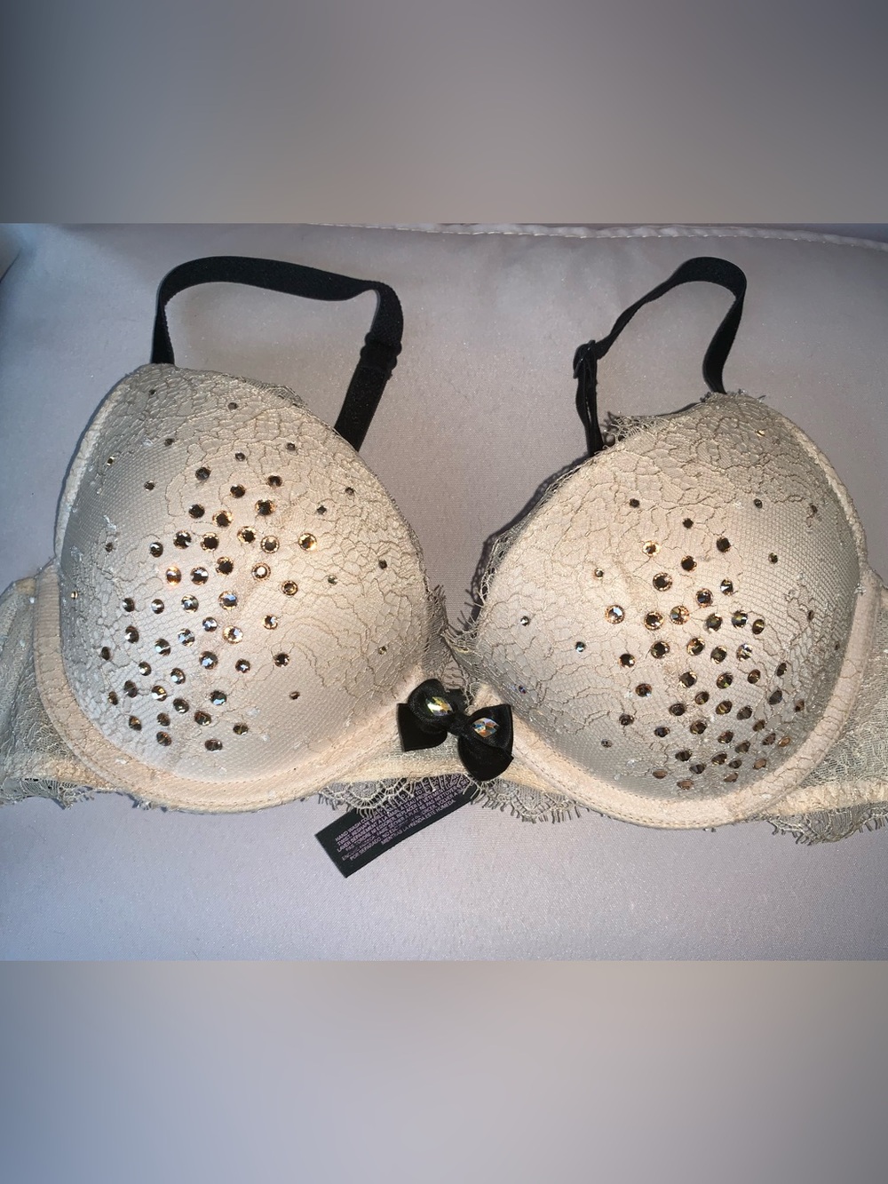 Victoriaโs Secret embellished Rhinestone w/Gold push-up upโขVS Fashion โ2014 show